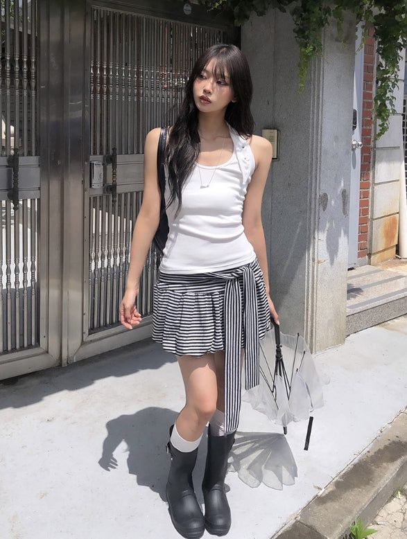 Roller Buckle Round Check Midi Rain Boots