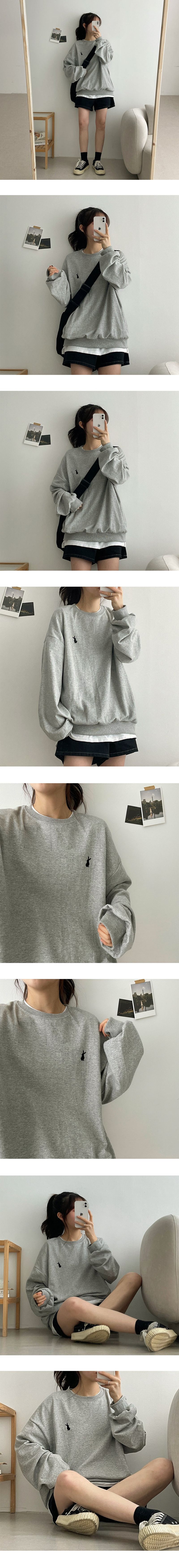 Embroidered rabbit sweatshirt