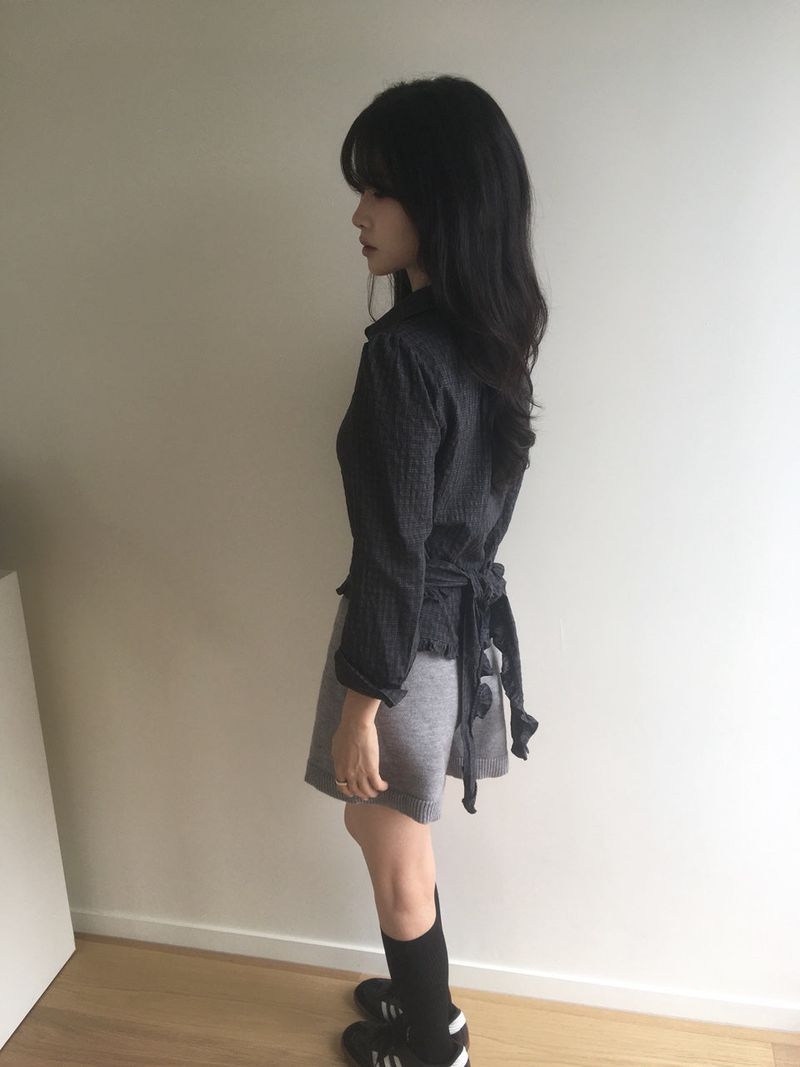 tail plaid ruffle shirt