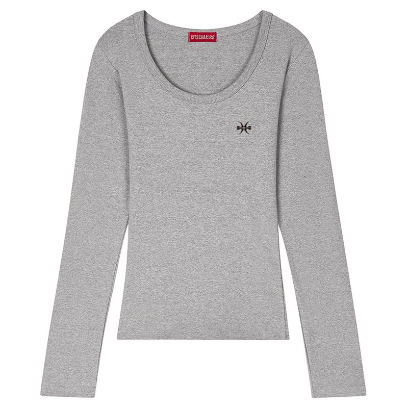 kitsch&kiss（キッチアンドキス）の「MAIN LOGO U-Neck Long Sleeve (SULKNK-100)（Tops）」