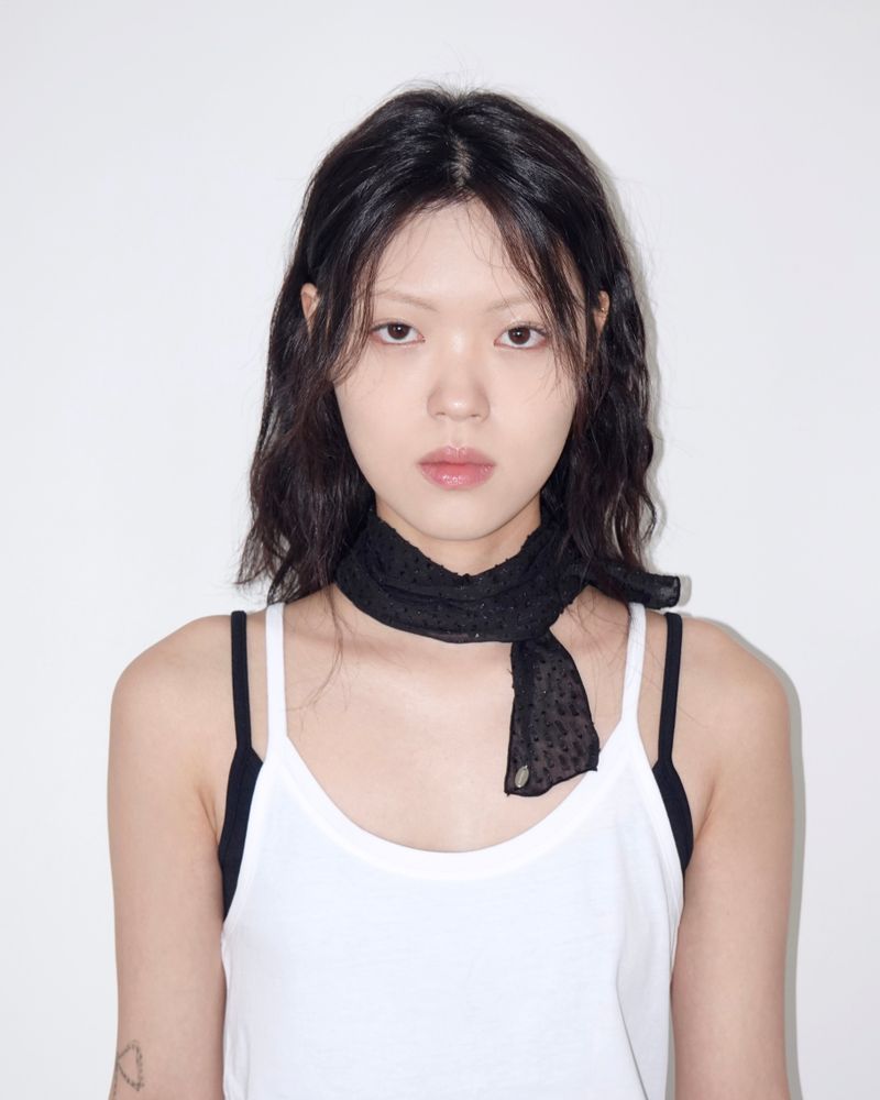 Sheer lace scarf_ black