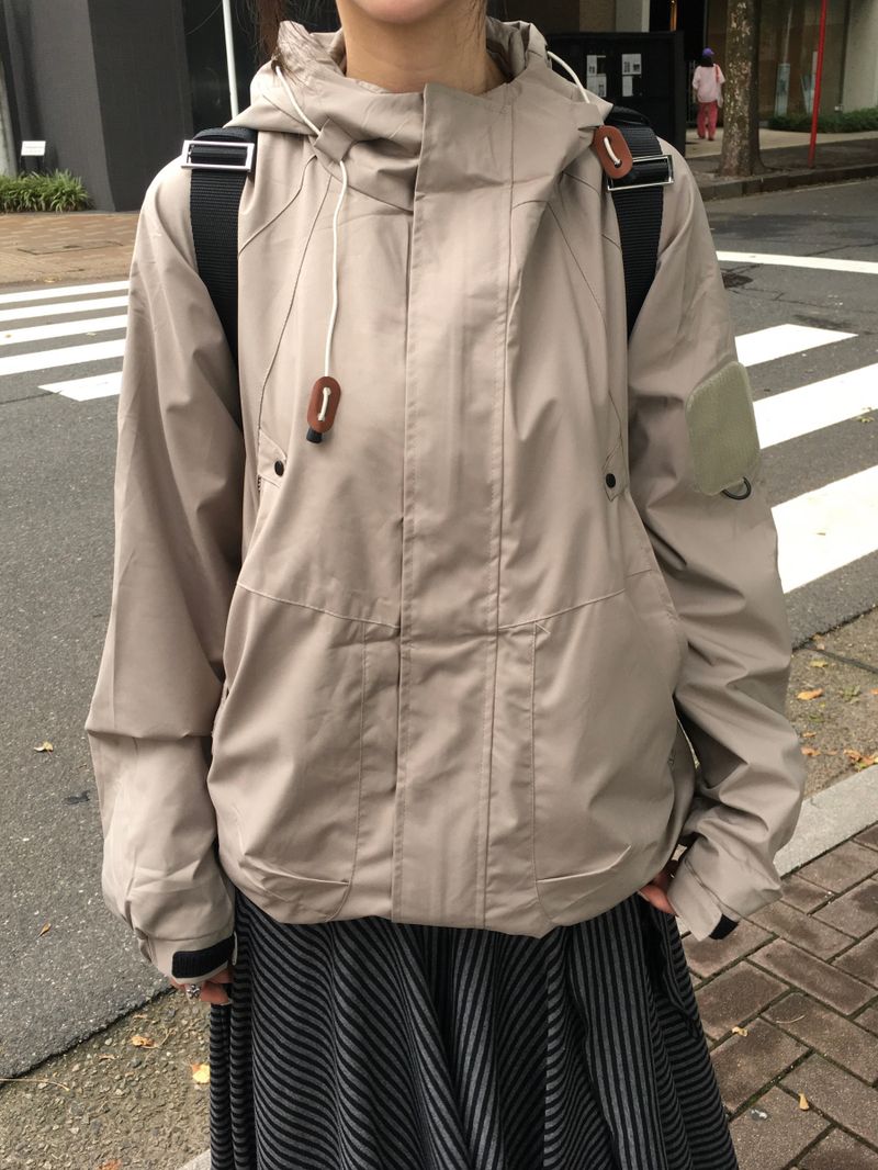 Harper Gorp Hooded Windbreaker (4c)