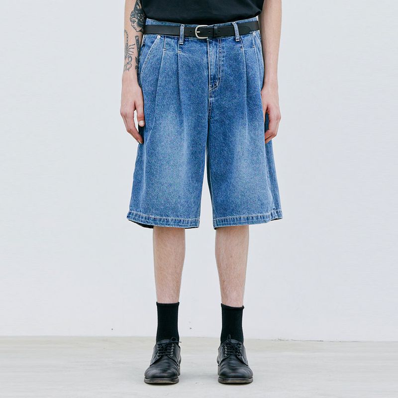 2 TUCK WASHED DENIM BERMUDA PANTS BLUE
