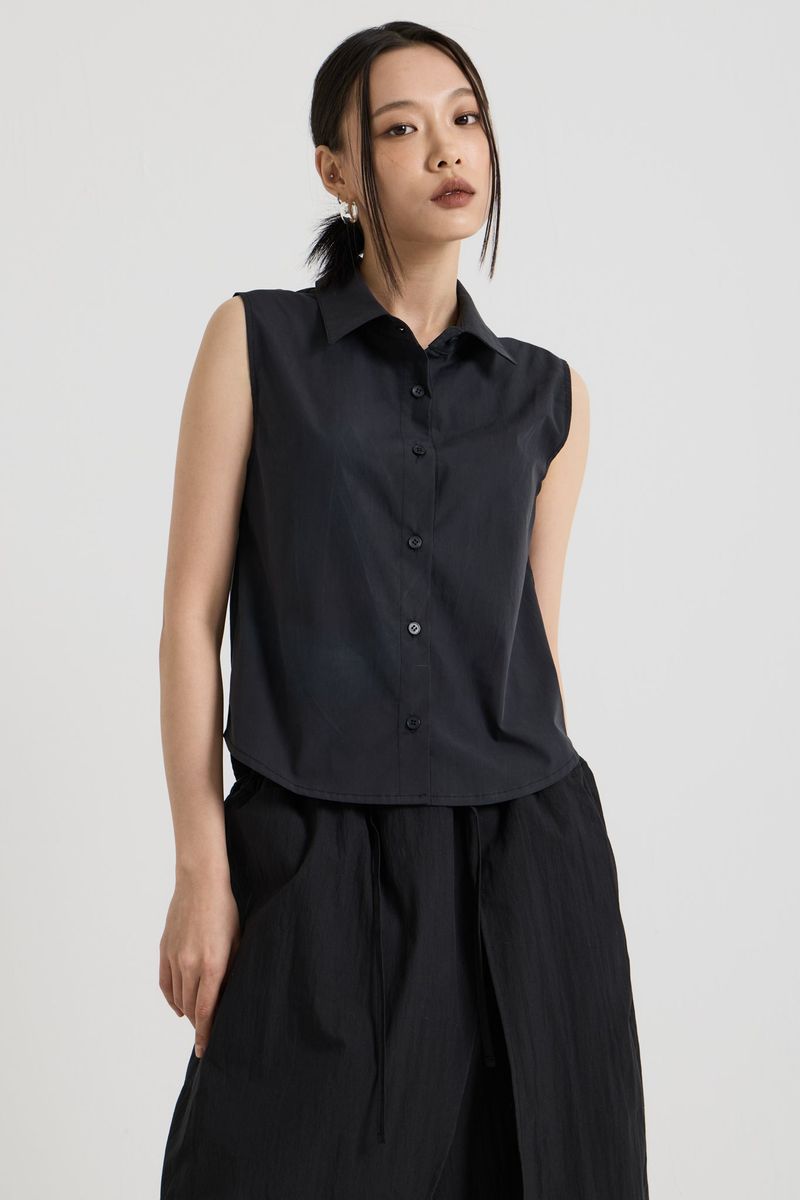 vadefy（ベイディフィー）の「Cotton sleeveless shirt, Charcoal（Tops）」