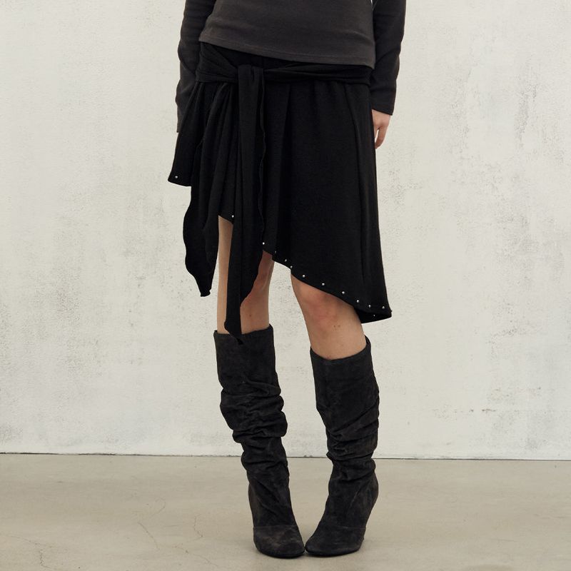 MIDNIGHT MOVE（ミッドナイトムーブ）の「st stud skirt (black)（Skirts）」