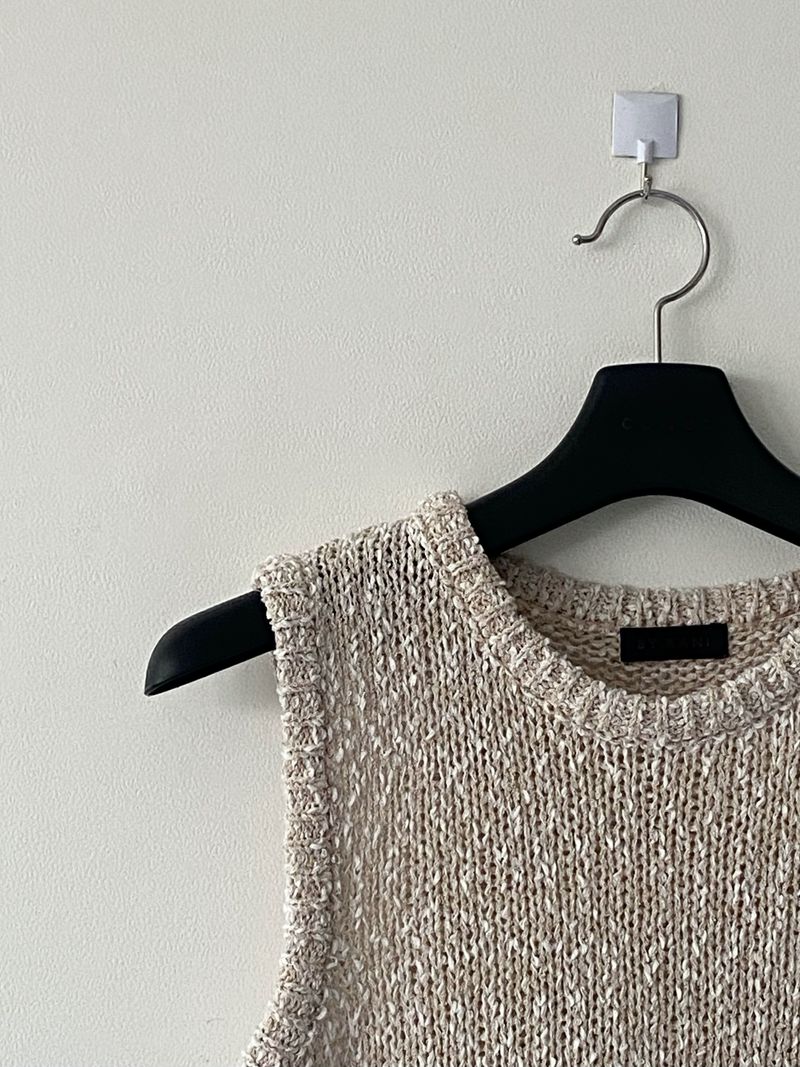 French mix crop knit vest