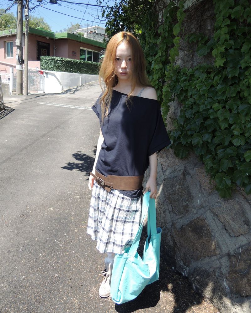 NUPHLO(ニューフロー)の「FREE LOOSE OFF-SHOULDER T-SHIRT(Tops)」