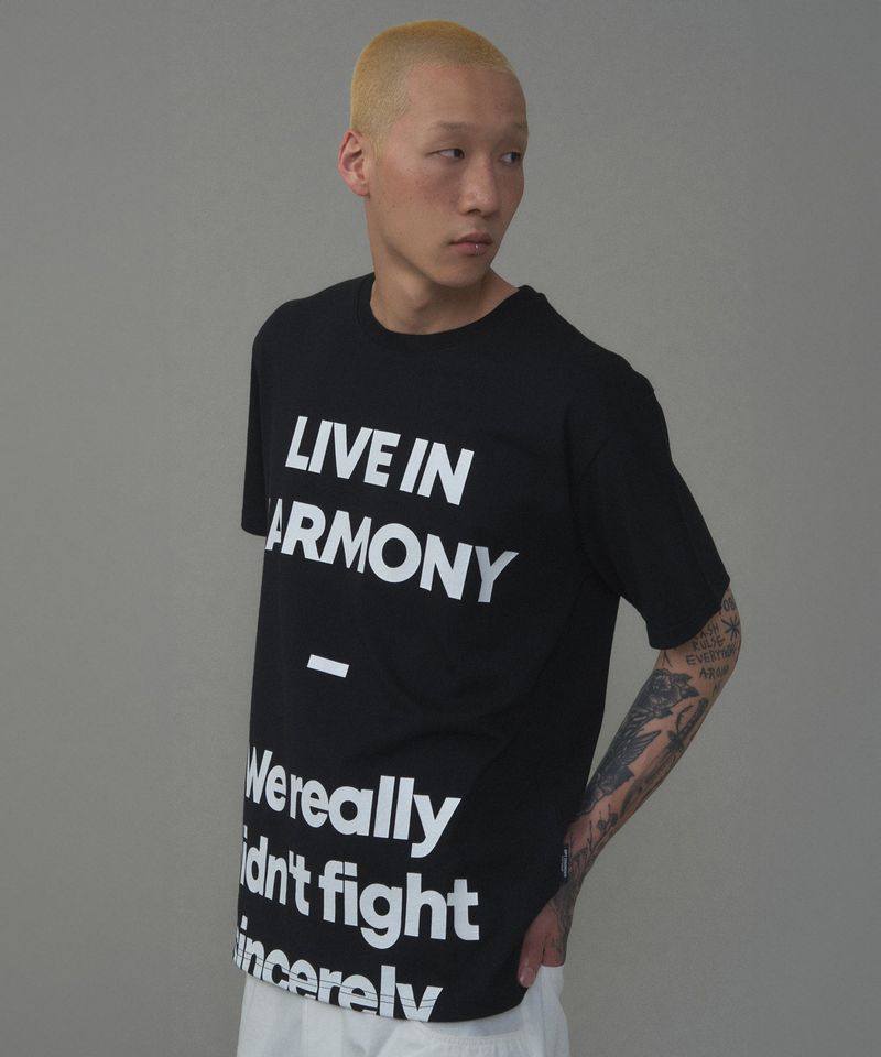 LIVE IN HARMONY TEE BLACK