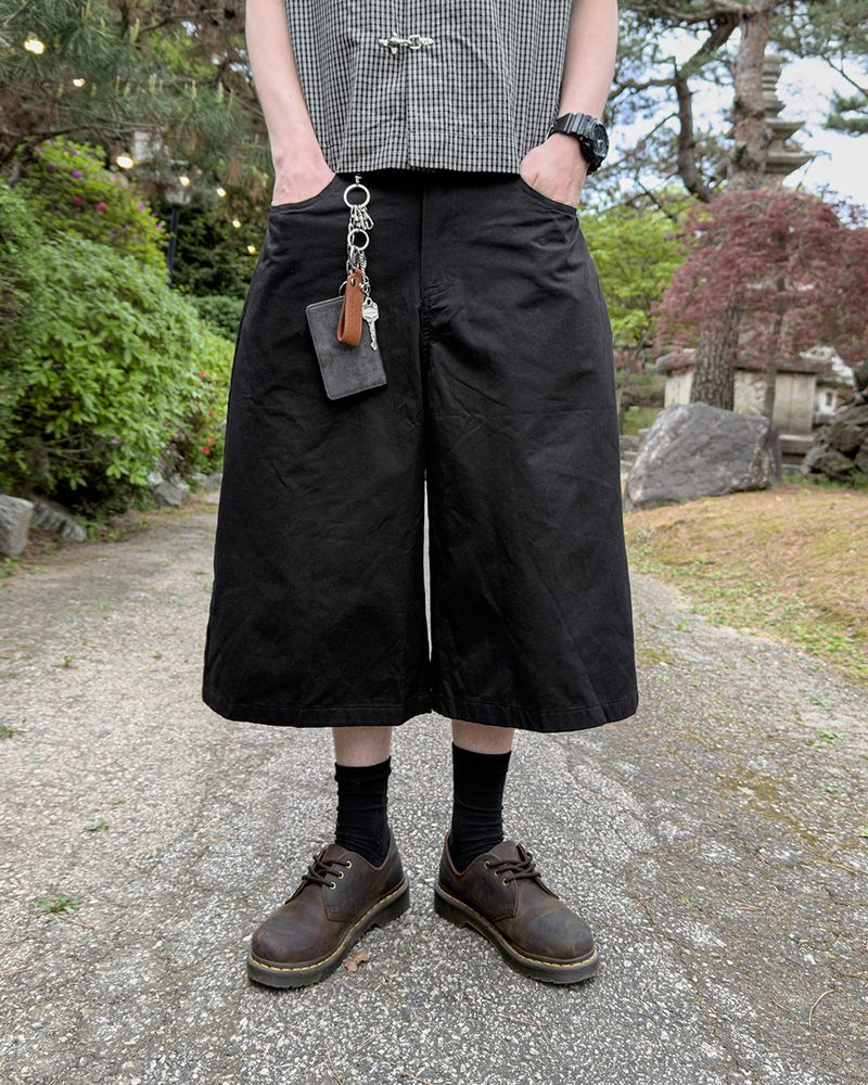 Varon Patch Strap Bermuda Pants