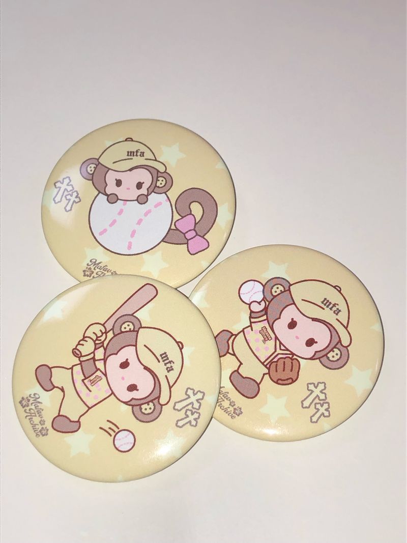 MAFAVARCHIVE（マイフェイブアーカイブ）の「マファヴアーカイブ ピン ボタン セット (2types)（トイ/キーホルダー）」