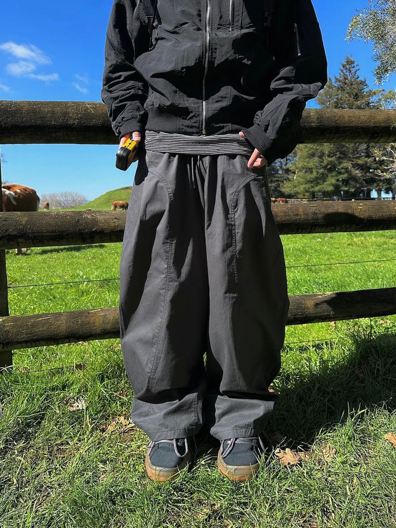 DISCERNMENT(ディサーンメント)の「Ruin cut pintuck wide pants 4C(Pants)」