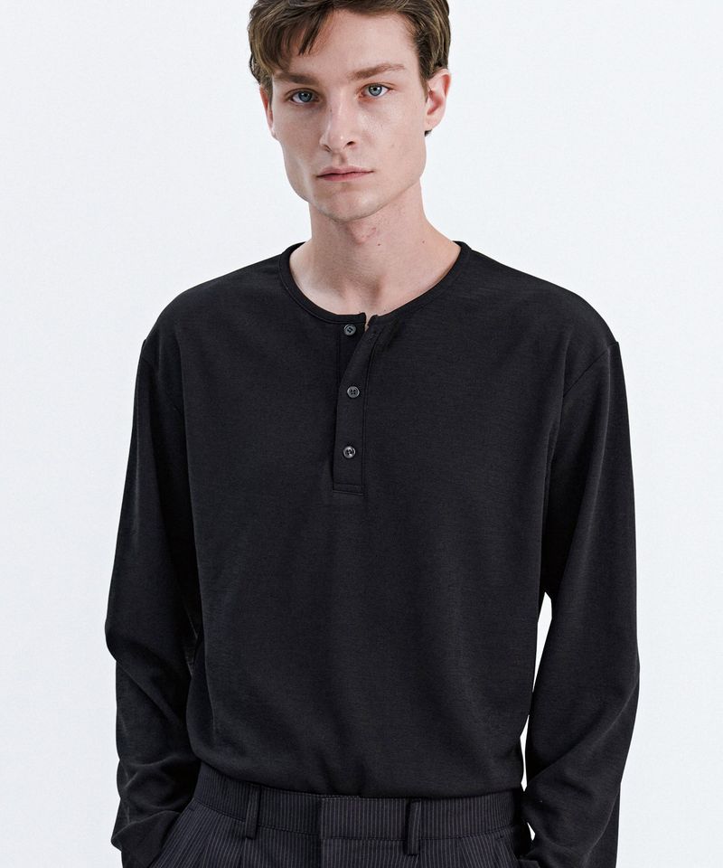 TRIP LE SENS（トリプルセンス）の「HENLEY NECK LONG SLEEVE T-SHIRT_BLACK（Tops）」