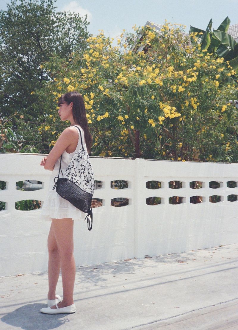  Lace Drawstring Bag - Flower