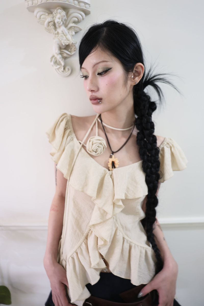 Rose corsage frill top (Black/Beige)