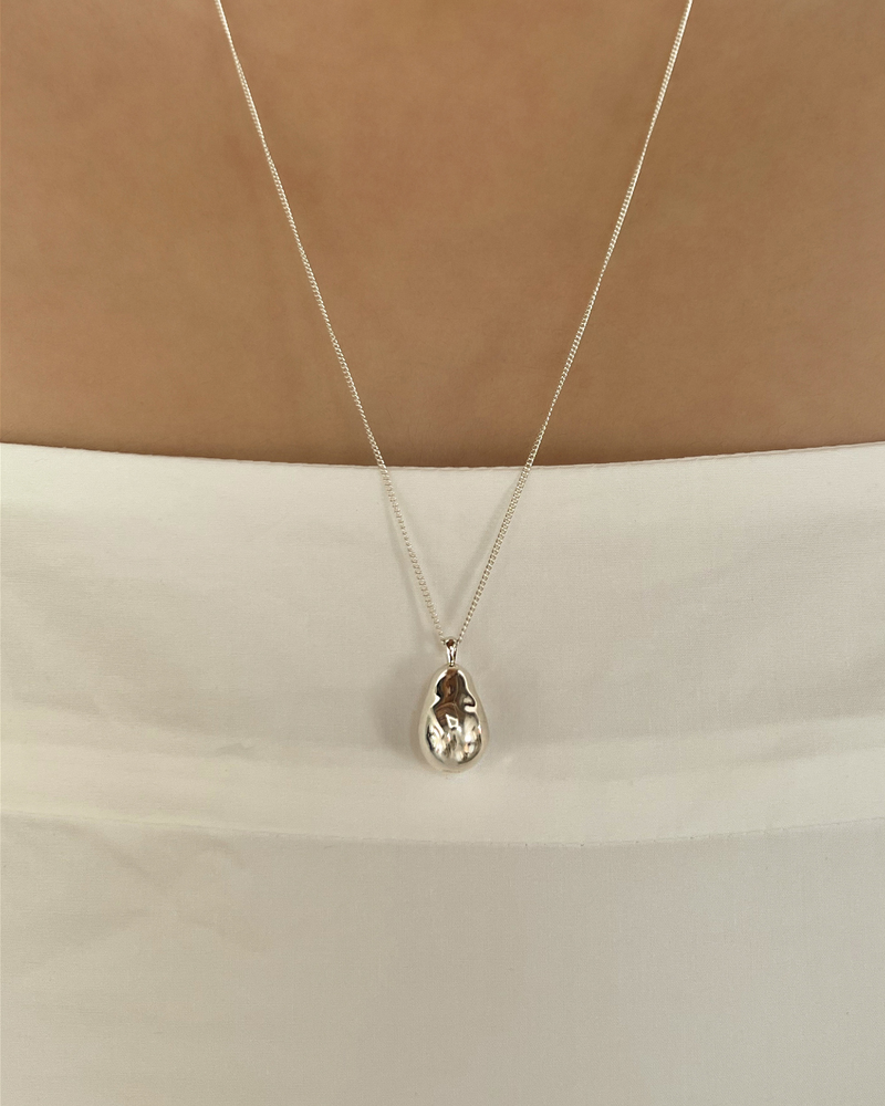 Sweet pear necklace (silver)