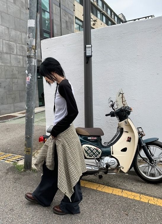 Riore Raglan Long Sleeve Tee