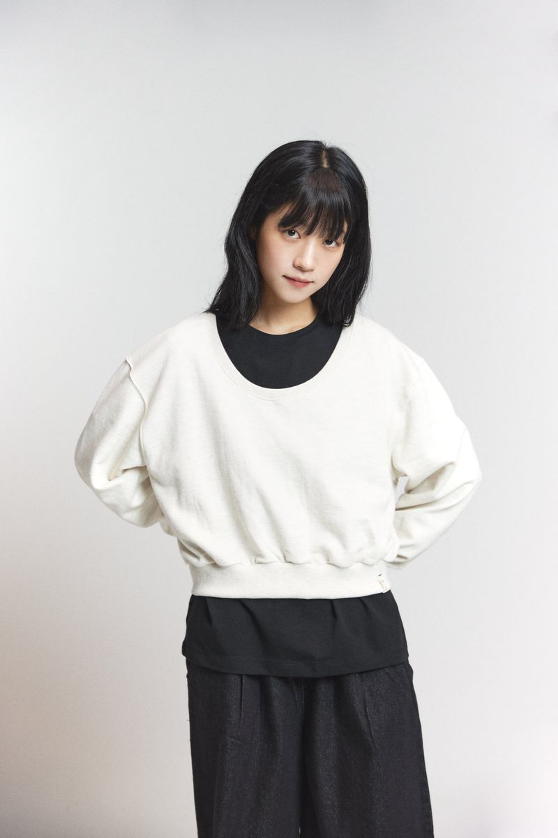 U-neck crop sweatshirt / Oatmeal