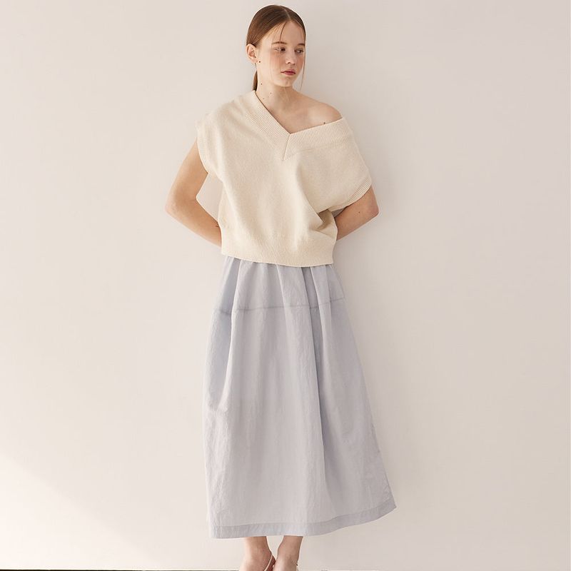 Crumble v-neck vest_cream