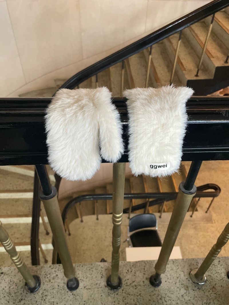 FLUFFY ANGORA GLOVES