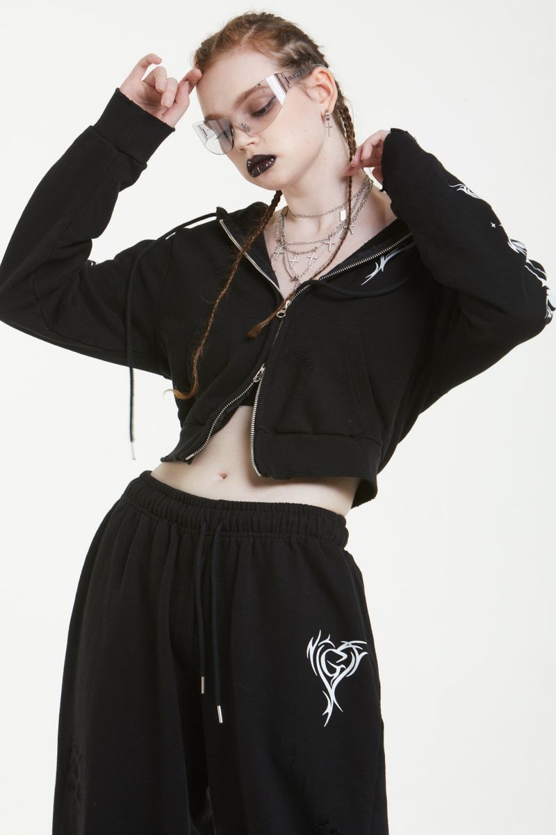 TRIVAL CROPPED HOODY