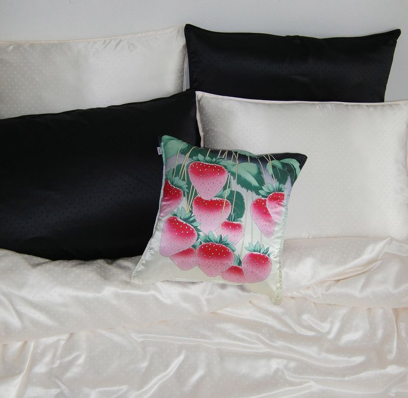 strawberry cushion cover
