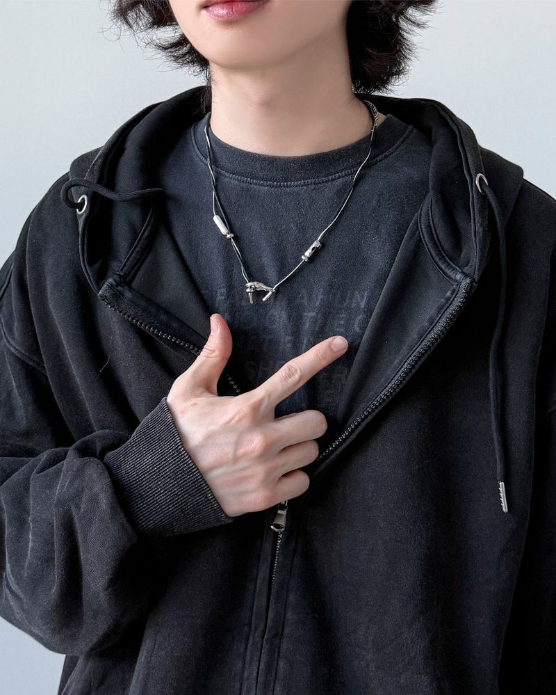 YOURNUS（ユアナス）の「Twist Surgical Necklace（Accessories）」