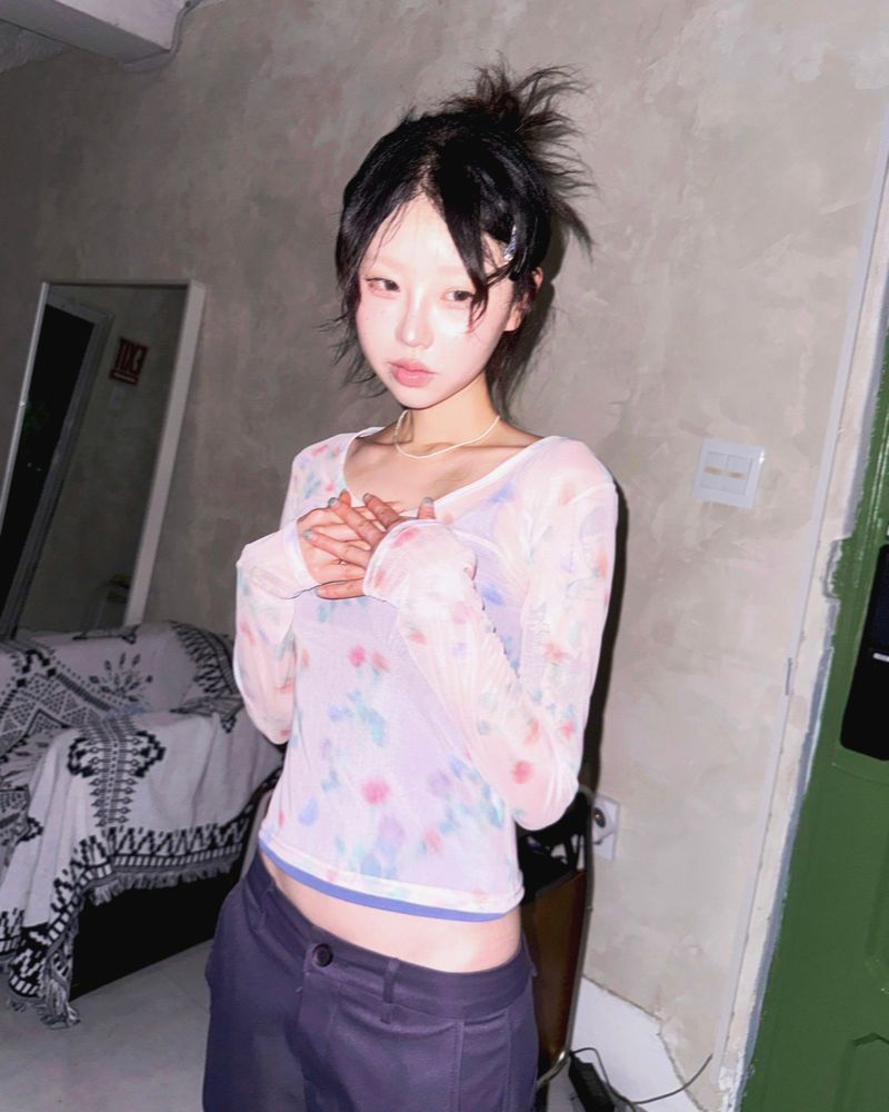 douchidouchi（ドウチドウチ）の「(3color) ブラー フラワー シアー メッシュ Tシャツ（トップス）」