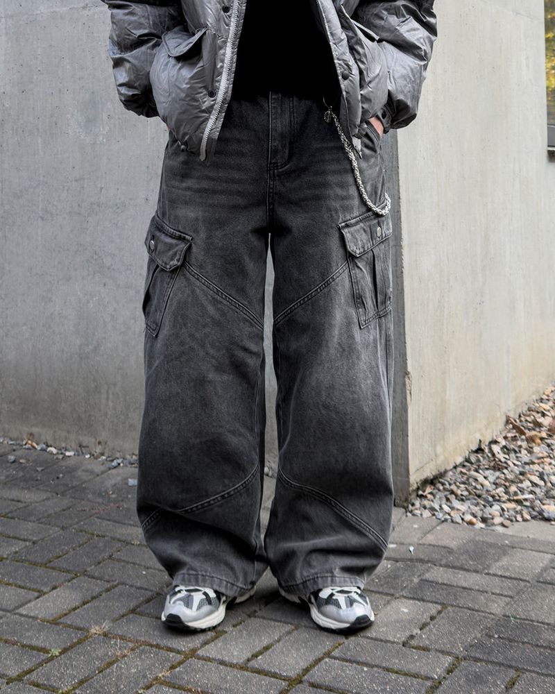 Curt Cut Cargo Wide Denim