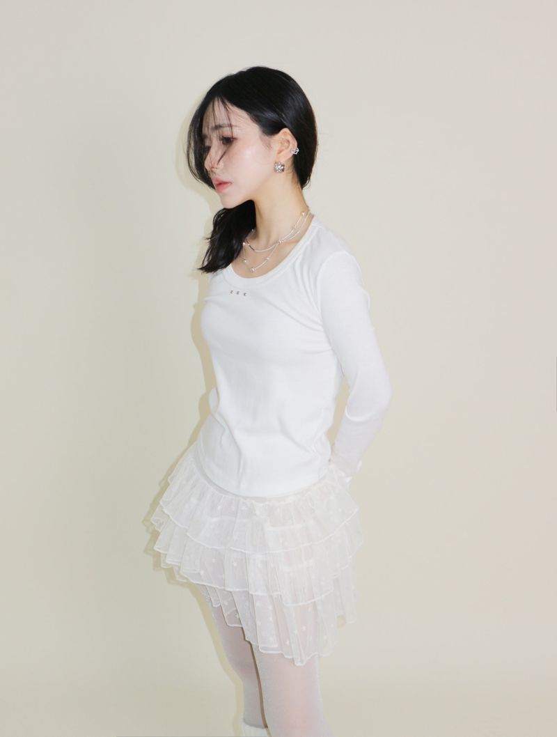 open stud U-neck round long-sleeved T-shirt