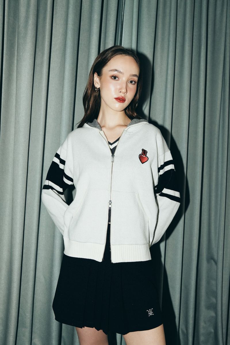 DVRK（ダーク）の「DVRK PRIVÉ HEART LOGO KNITTED ZIP-UP HOODIE - WHITE（Tops）」
