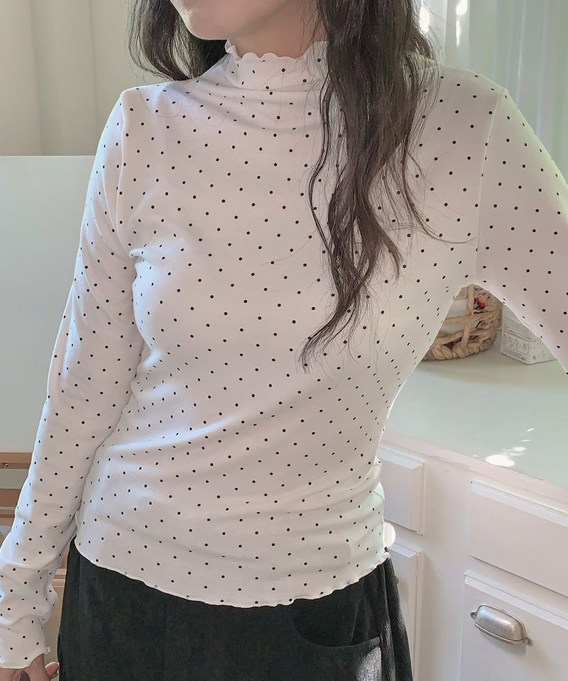 Dot Wave Turtleneck T-Shirt