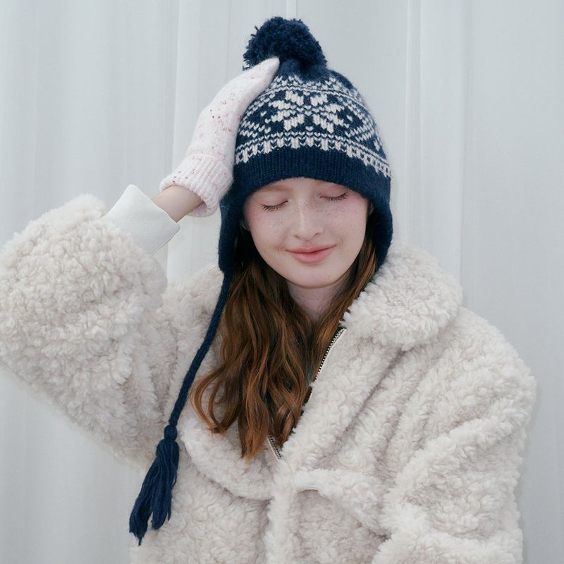 ALLINCOMPLETE（オールインコンプリート）の「Snowflake Jacquard Earflap Beanie (Navy)（Hats）」