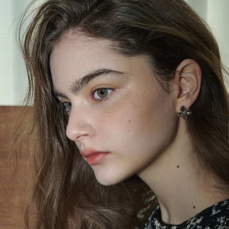 SIEOR(シオル)の「IRIS earring_silver(Accessories)」