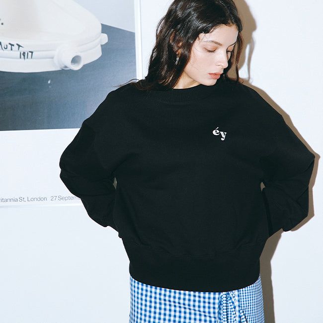 EYEYE（アイアイ）の「EYEYE SMALL LOGO SWEATSHIRT_BLACK (EEOO1RLR03W)（Tops）」