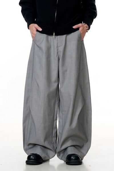CZ Basicsの「Curved Retro Pleated Trousers（Pants）」