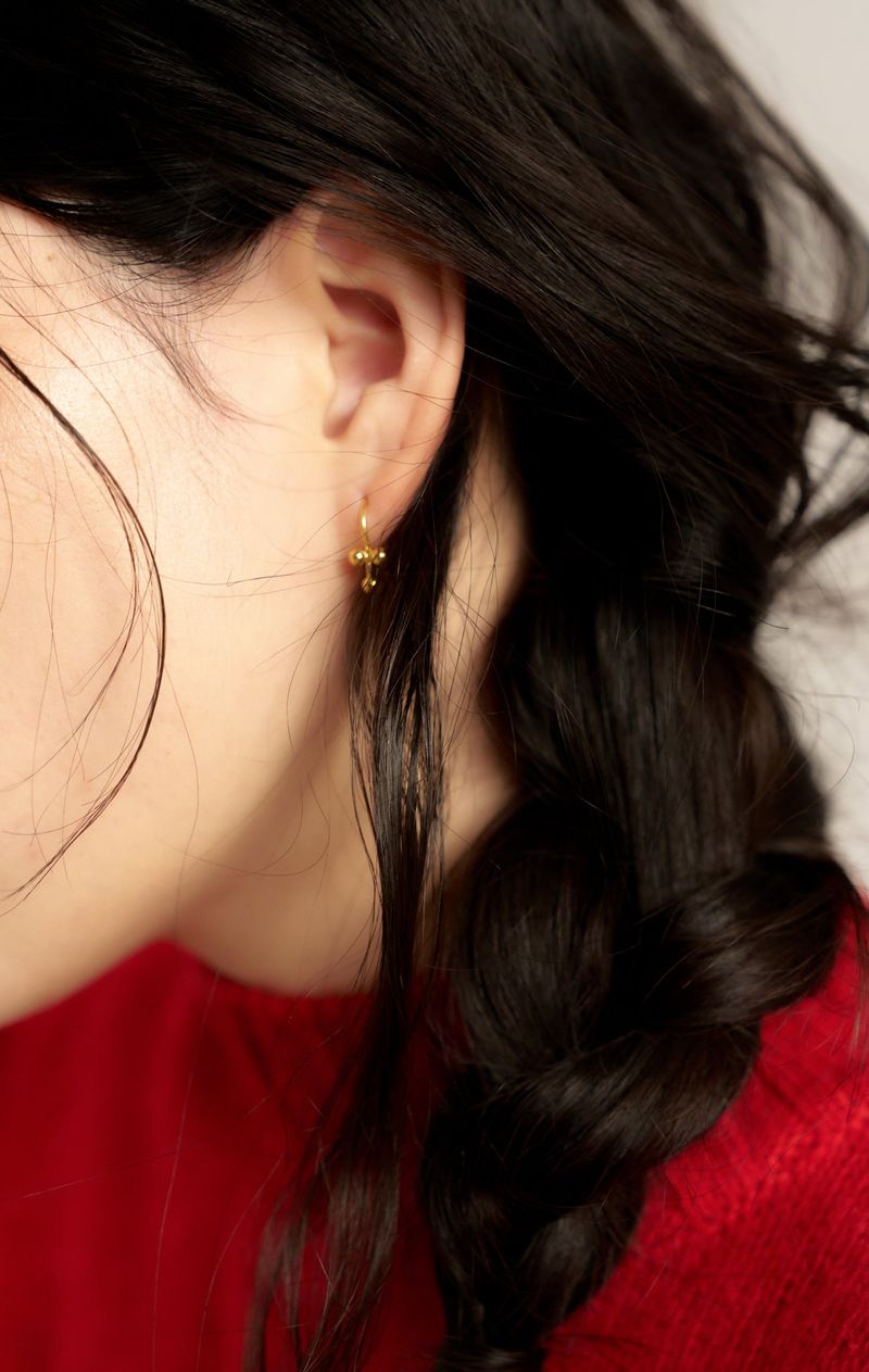 petit flower earring - gold