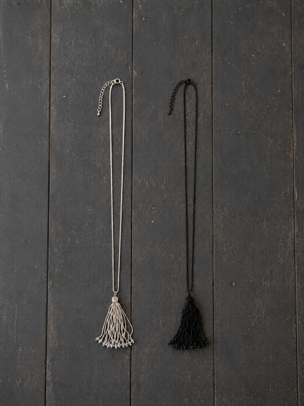 VIVIC（ビビク）の「BEADED TASSEL LONG NECKLACE (2COLORS!)（Accessories）」