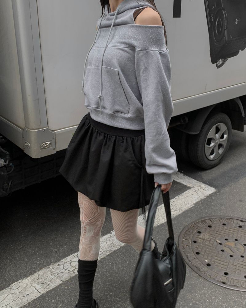 Off crop hoodie