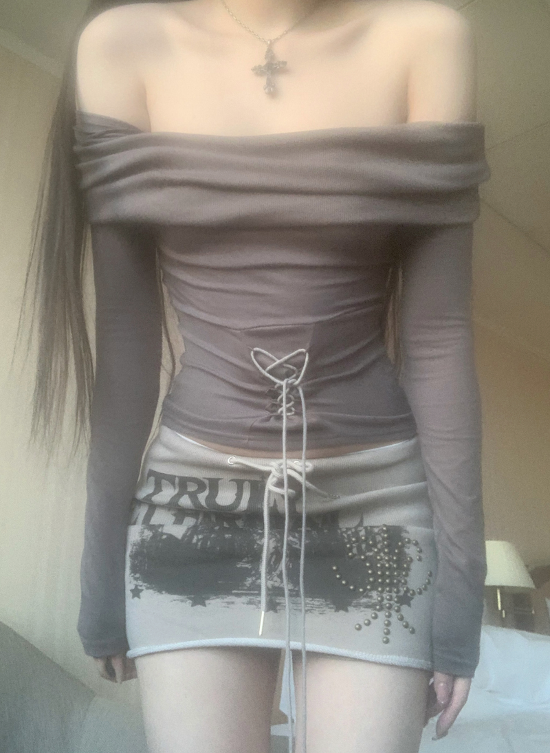 suzen(スゼン)の「Connito Off-Shoulder Corset Top (dark brown)(Tops)」