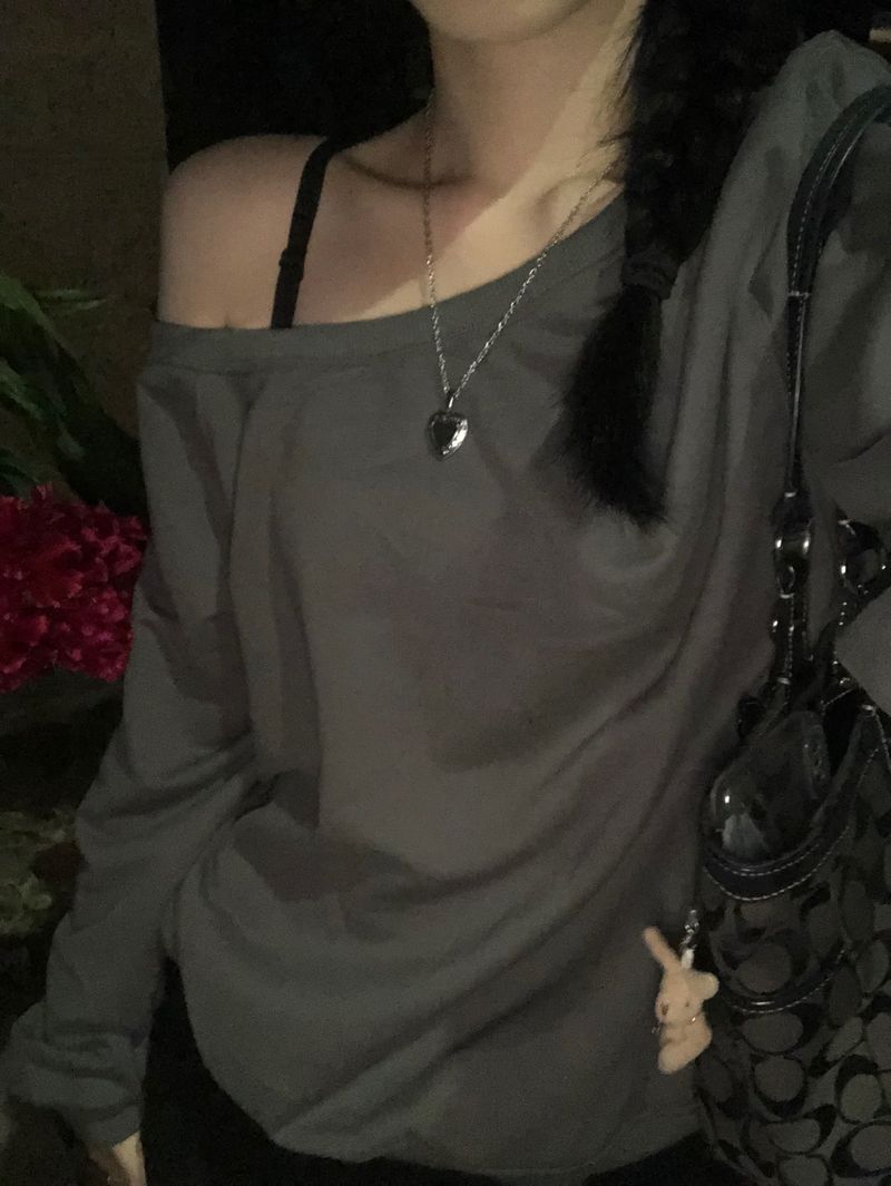 Off-Shoulder Sweatshirt