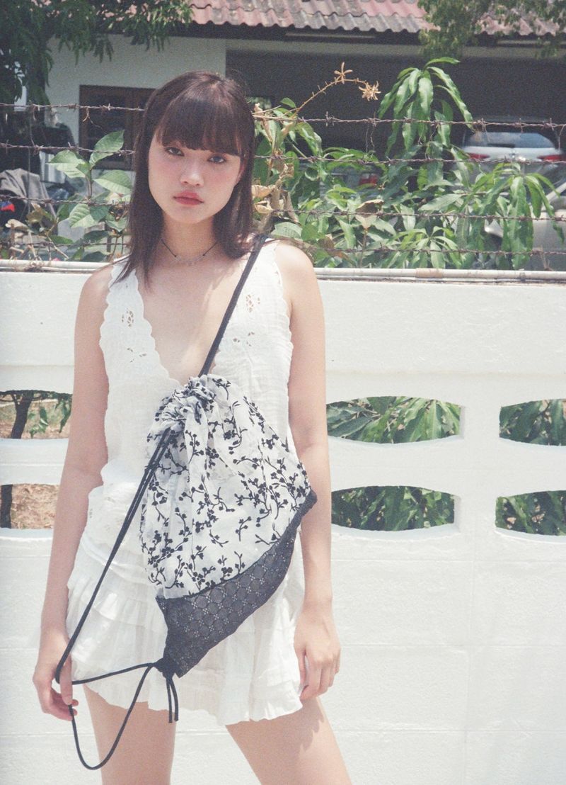  Lace Drawstring Bag - Flower