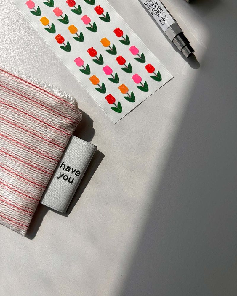 Pin stripe tool pouch - red