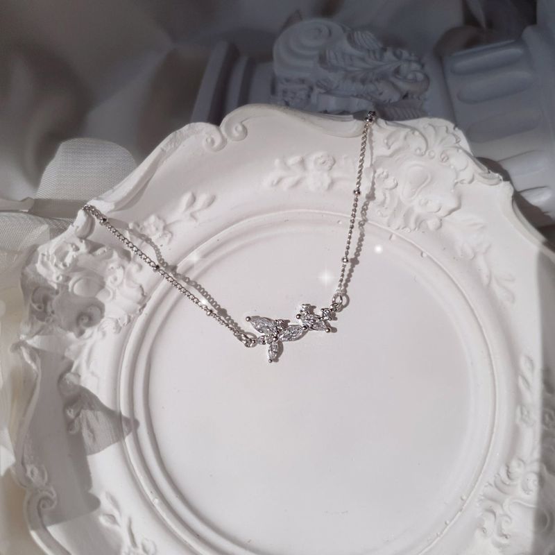 [Baby DONT Cry Yihyun Necklace/Anti-tarnish] Dreamy Crystal Semi Choker Necklace
