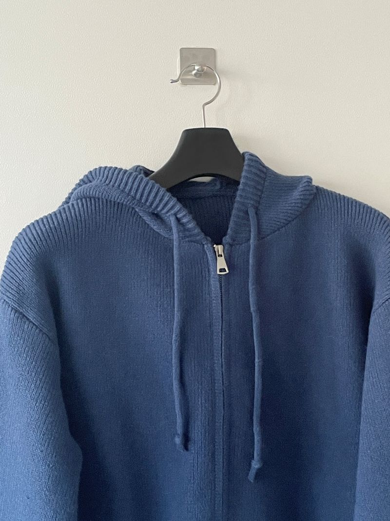 Chewy sweater hood zip up