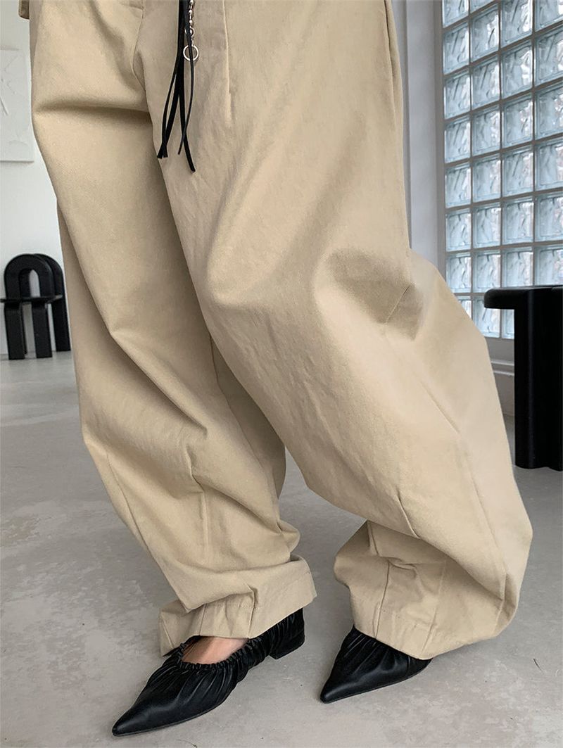 CURVED TUCK COTTON TROUSER
