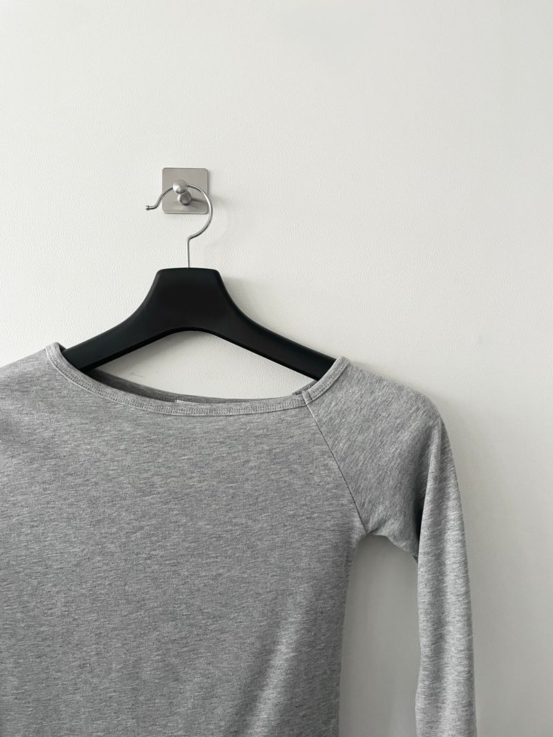 Funny diagonal slim off-shoulder T