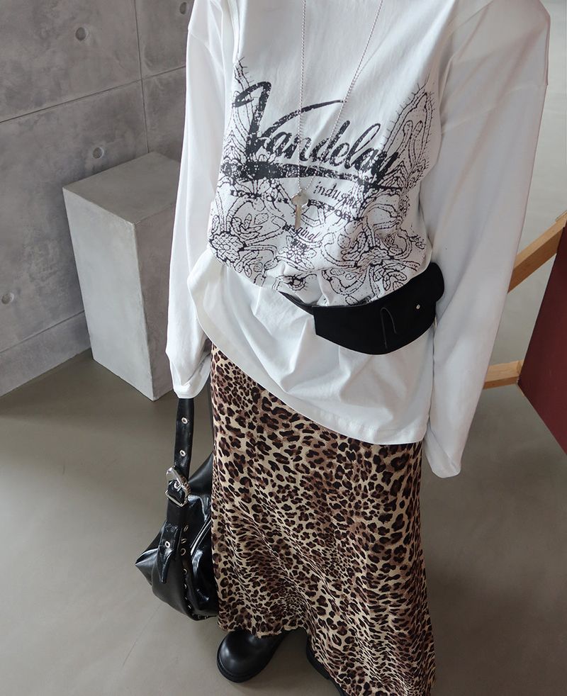 a lace bustier printed T-shirt