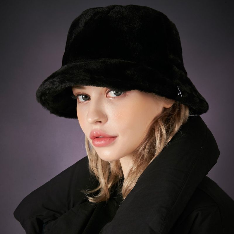 Fur logo point bucket hat BLACK