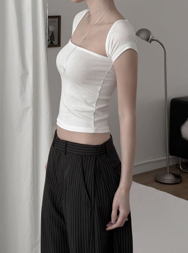 Square short-sleeved T-shirt