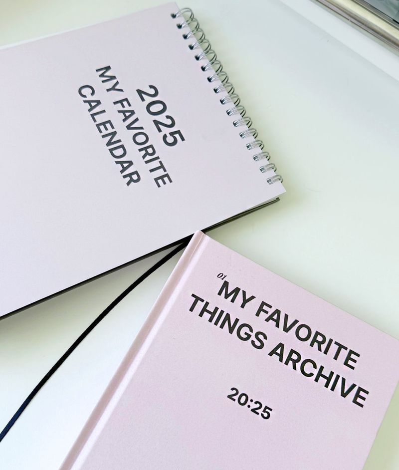 2025 My favorite calendar - desk
